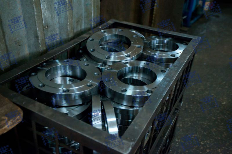 Стальные плоские фланцы